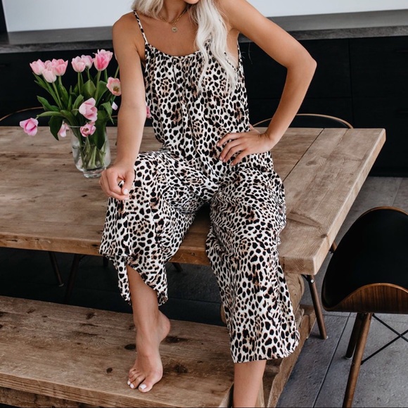 1 LEFT‼️5🌟Leopard Jumpsuit - Picture 5 of 7